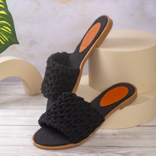 Macrame slippers - Black